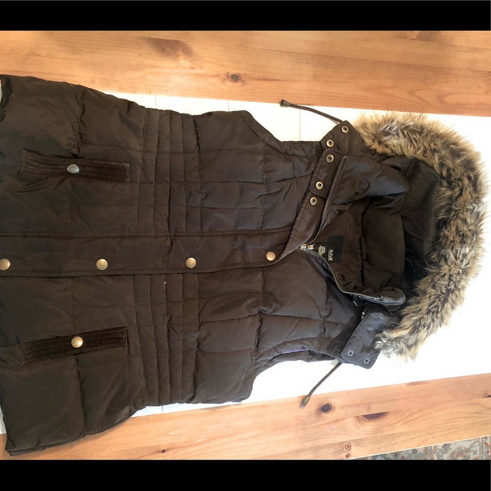 Women’s vest with fur lined hood